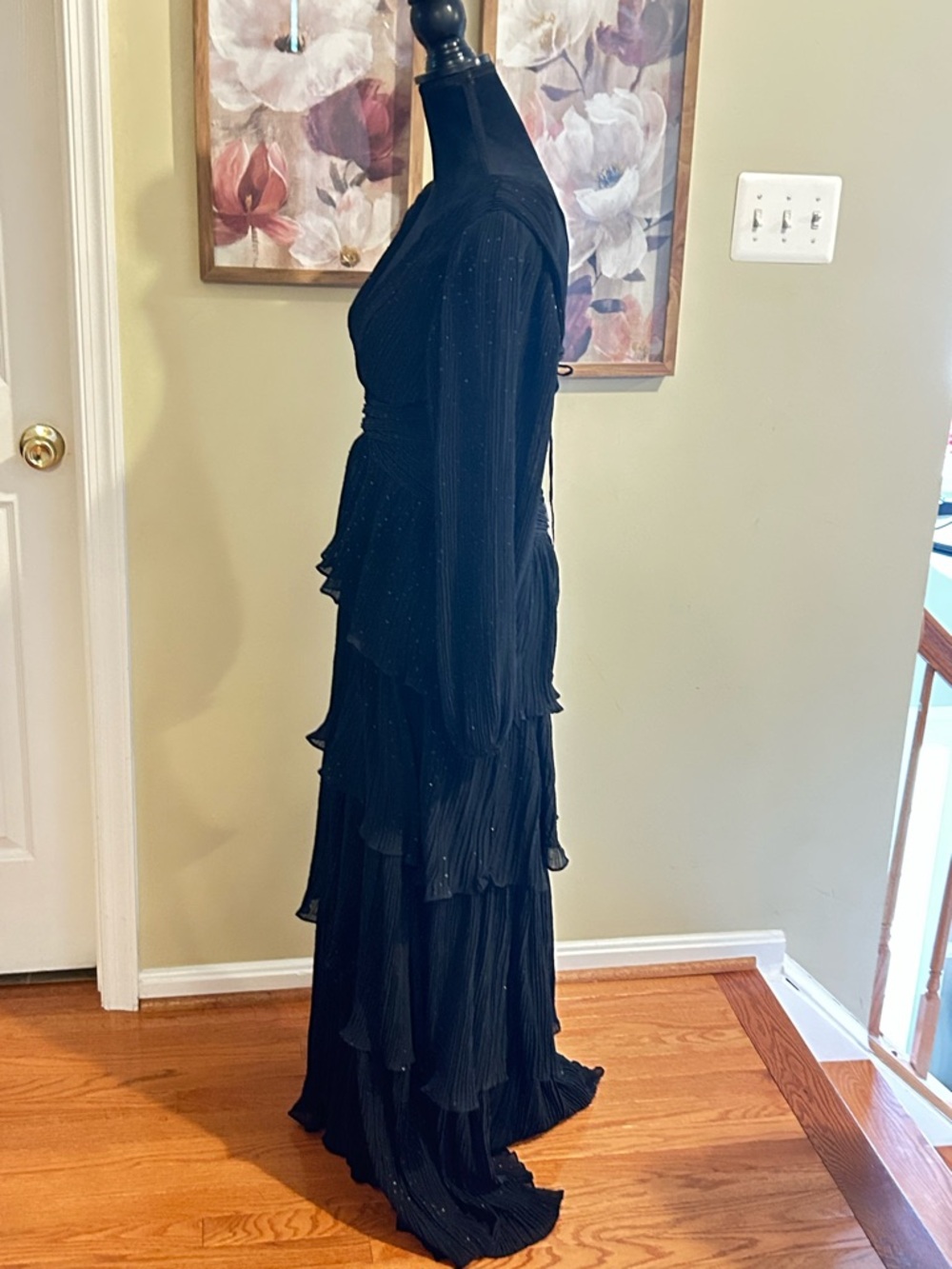 Astr Black Tiered Long-Sleeve Maxi Dress - Picture 3 of 6